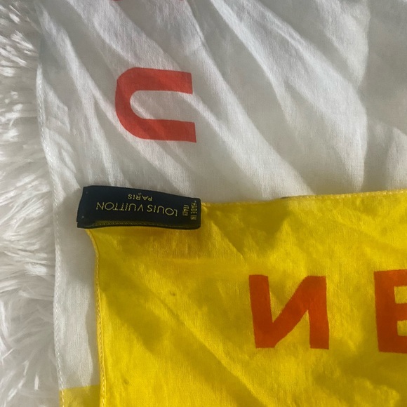 Louis Vuitton scarce with box - Picture 3 of 3